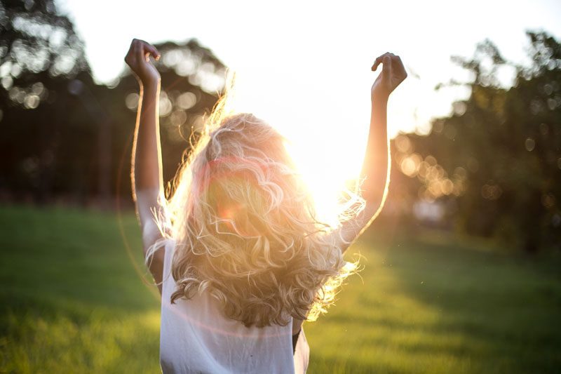 Curly hair guides: how to care for your natural curls | The House of Klamer